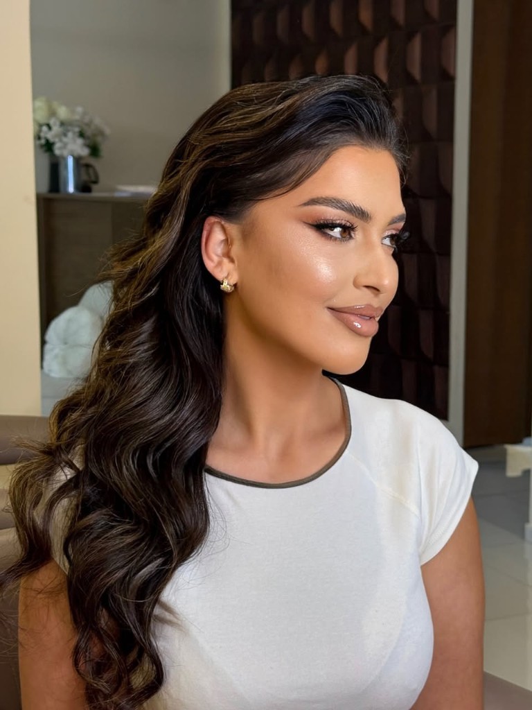 Soft glam me vale dhe buzë nude